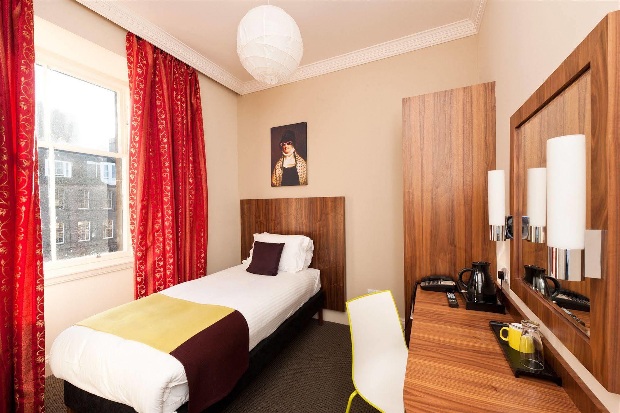 The Place Hotel Единбург Екстер'єр фото